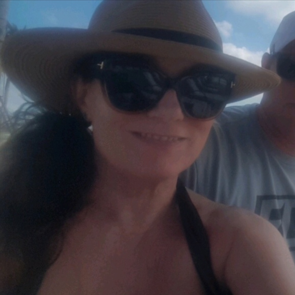 ♻️Meet your Posher, Tracy POSH AMBASSADOR 💃